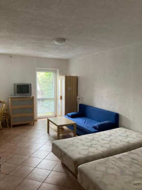 6 Pension Fliegerhorst NOMAD - gutes schlichtes Ferienzimmer